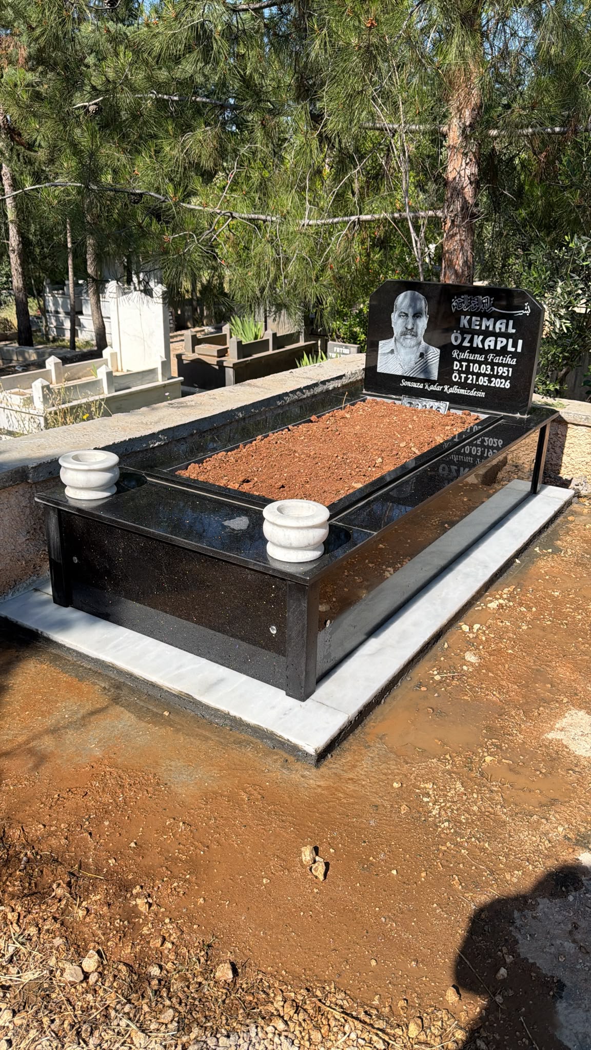 Granit Mezar