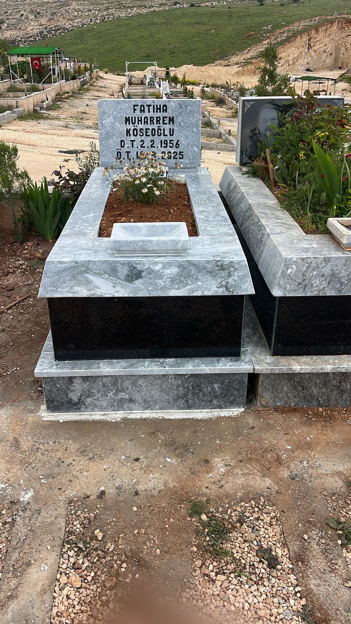 Granit Mezar